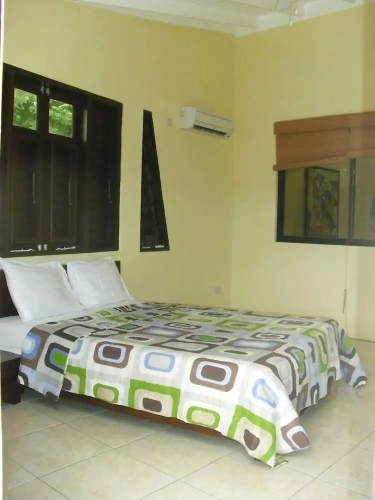 2 Bedrooms Villa