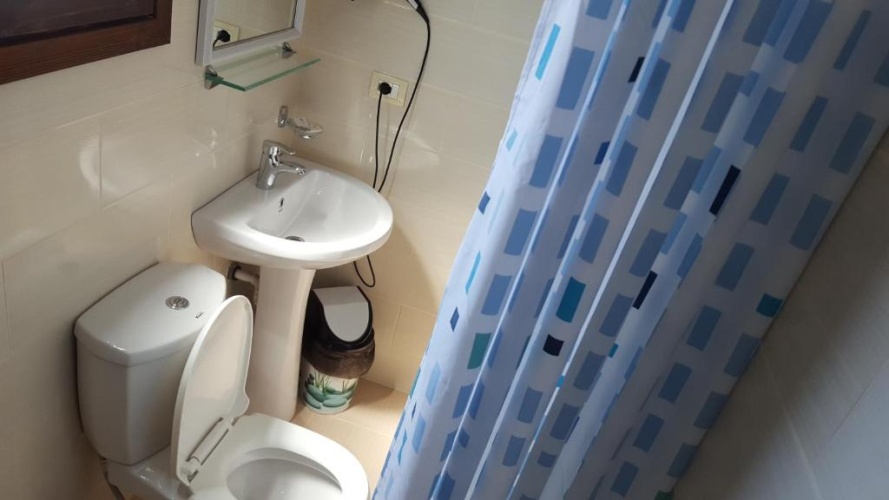 Standard Triple room with city view