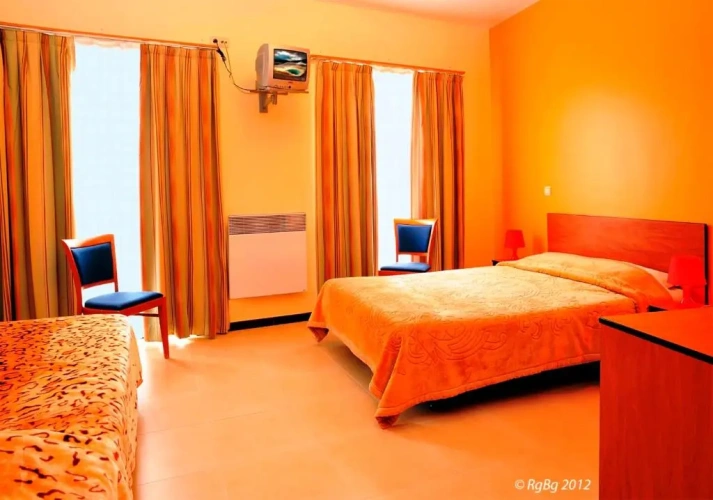 Standard Triple room
