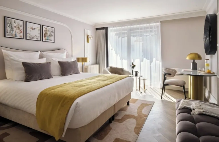 Double Suite