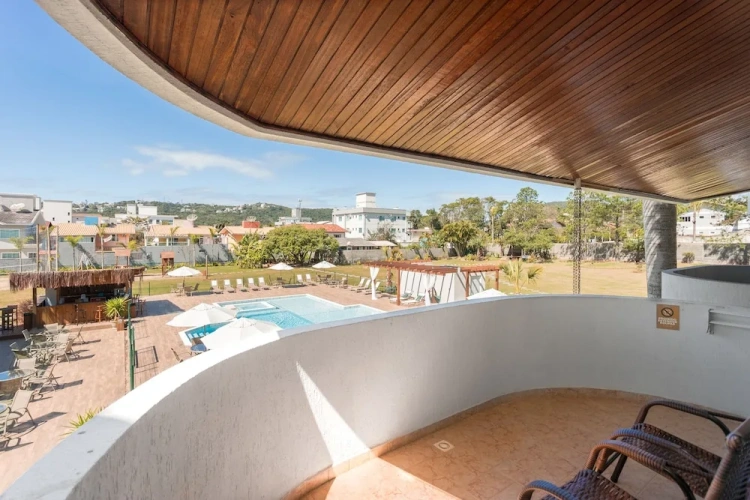 Deluxe room with balcony and with pool view