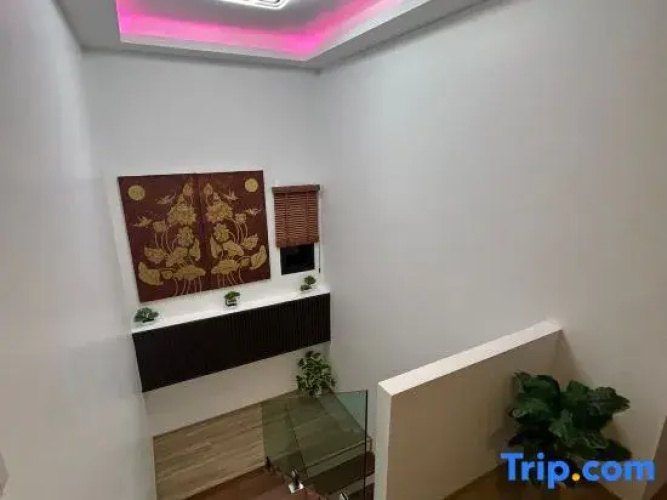 Luxury 4BR Private Pool Villa + Sunset Rooftop
