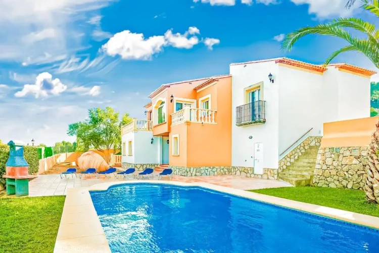 3 Bedrooms Villa