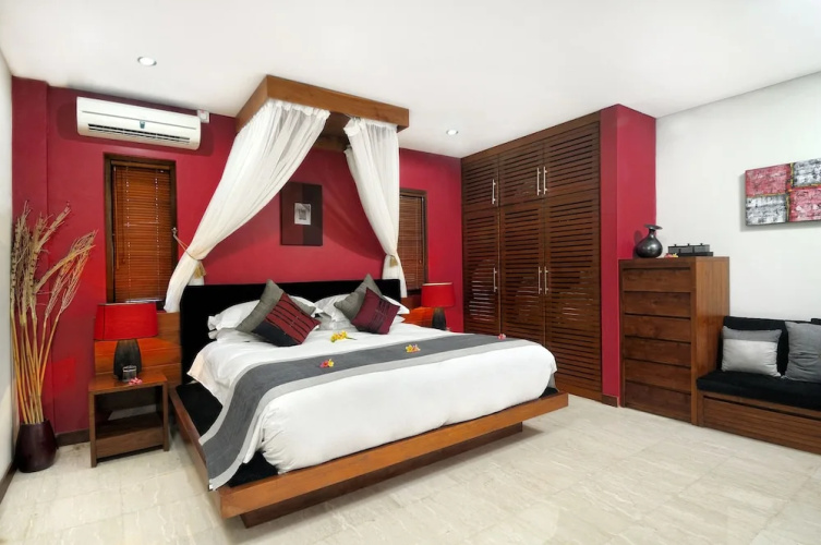 Luxury 3 Bed Villa With Private Pool Close to Echo Beach