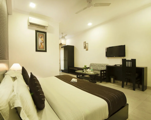Asian Suites A 585 IFFCO Metro station