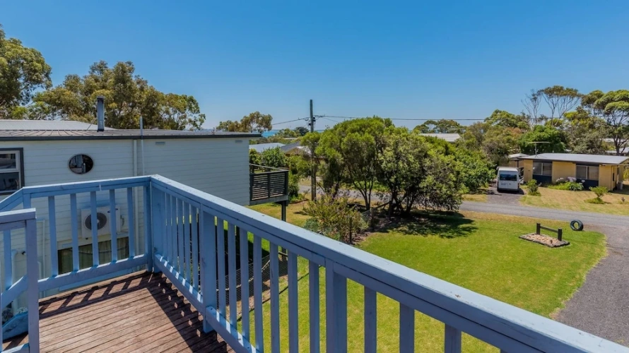 3 Bedrooms Sextuple Cottage