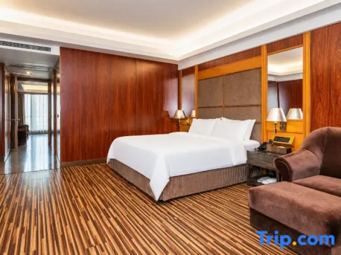 2 Bedrooms Business Double Suite with city view