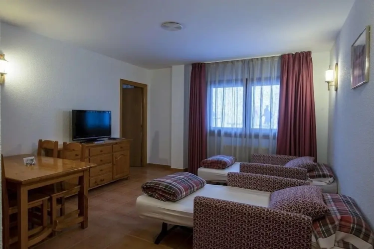 1 Bedroom Standard Apartment with balcony and with mountain view