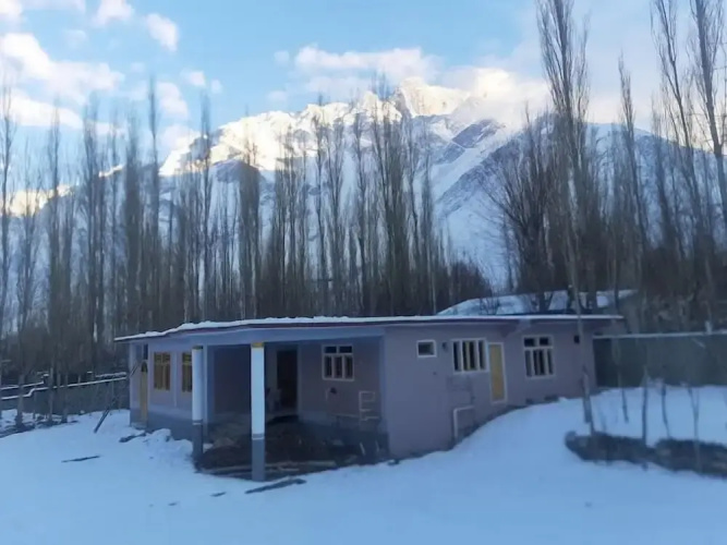 Markhor Hotel