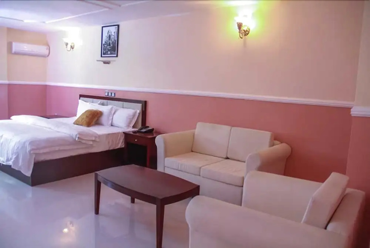 Greatwood Hotel