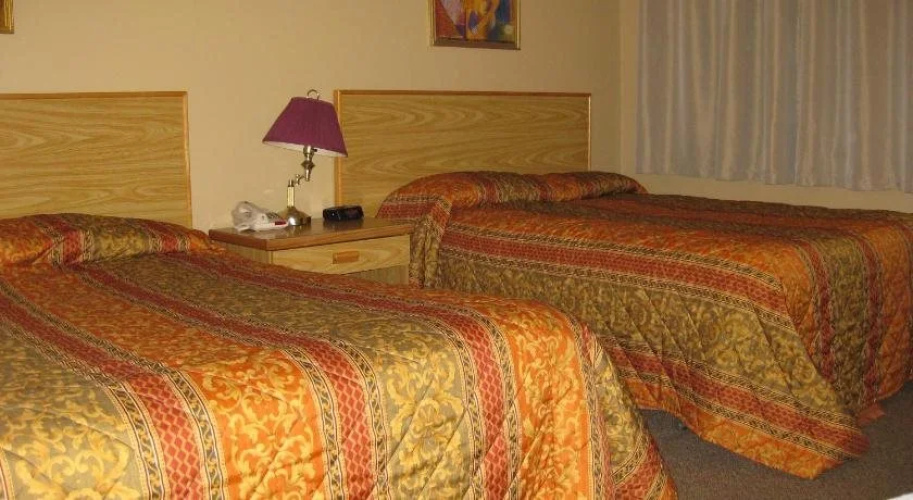 Twin Creeks Motel
