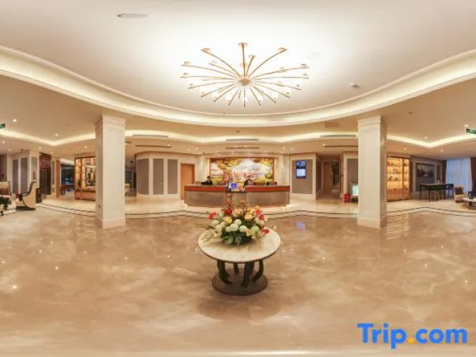 Vienna Hotel (Kaizhou Hanfeng Lake)