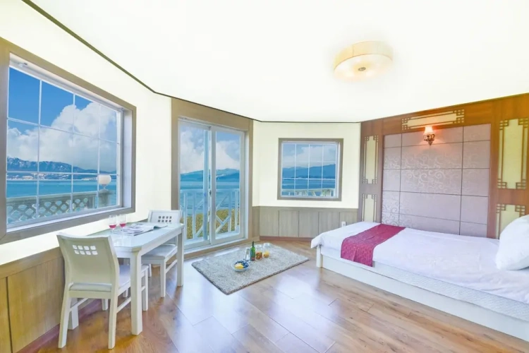 1 Bedroom Standard room with balcony