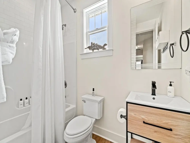 4 Bedrooms Studio with balcony