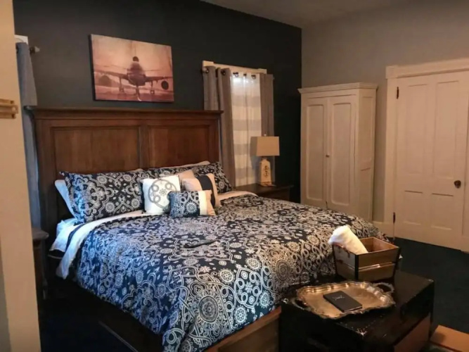 Evans Holly Grove Inn B&B