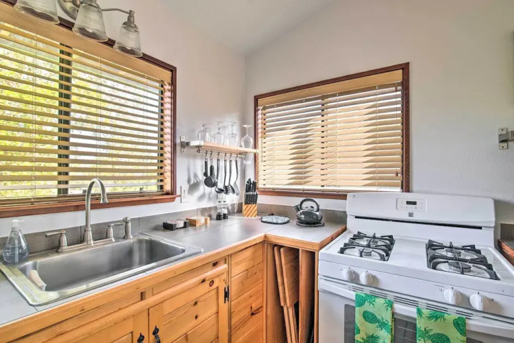 'fern Cottage' Island Escape With Rainforest View!