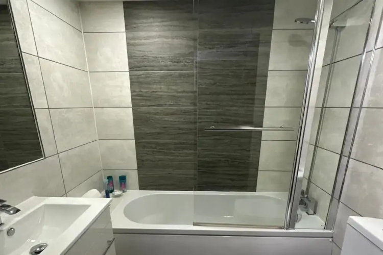 1br-sleeps4-parking-closetocentre