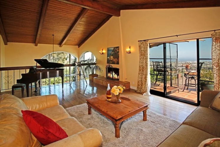 4BR 3BA Stunning Views by RedAwning