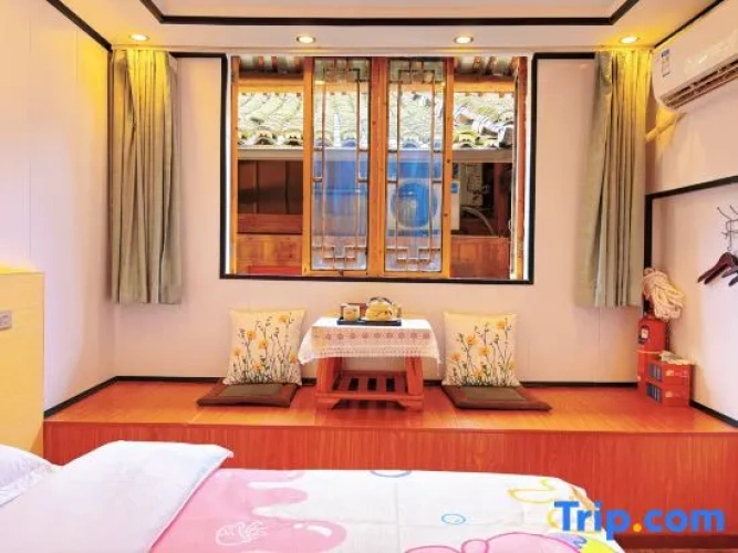 2 Bedrooms Standard Triple Family room