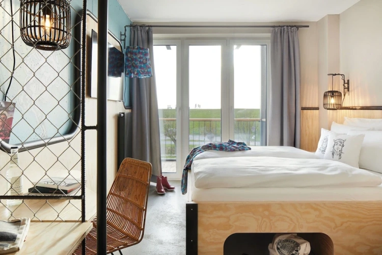 Comfort room