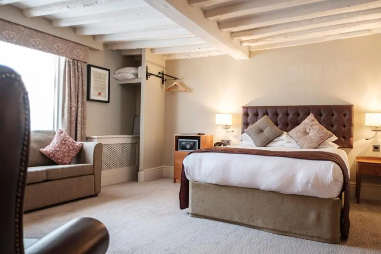 Red Lion Hotel, Hillingdon