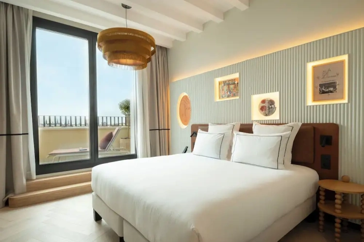 Standard room with balcony