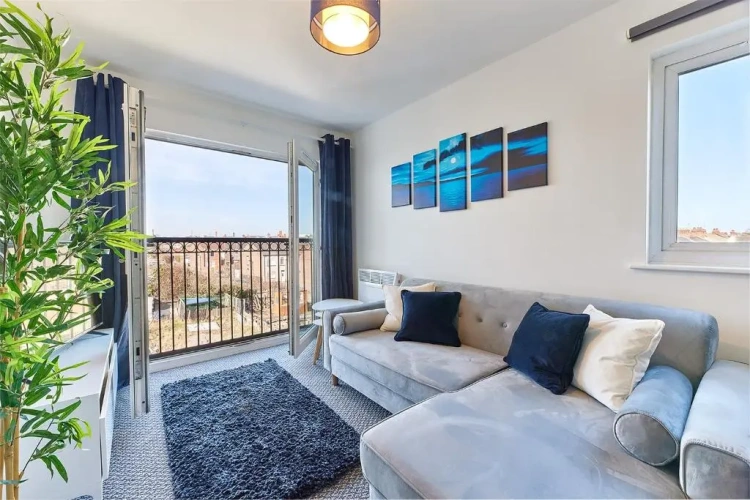 2 Bedrooms Apartment