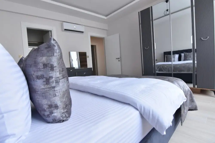 Nora Suite