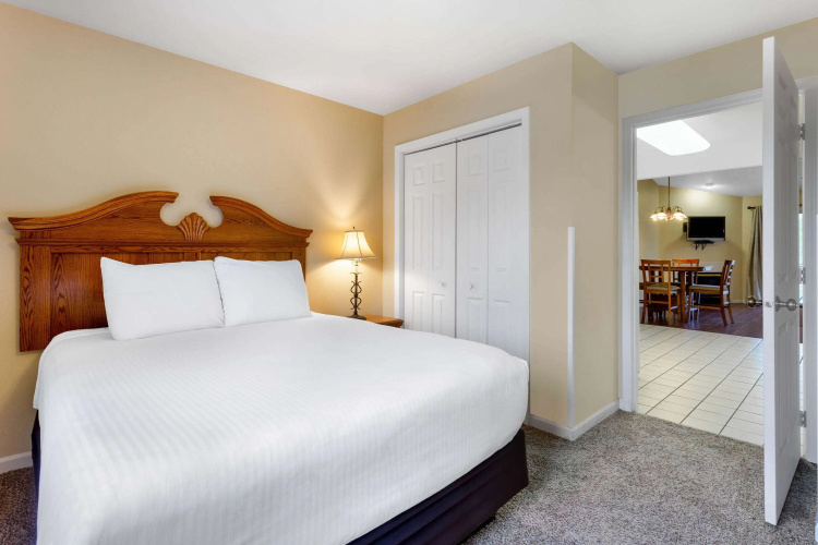 Tamarack and Mirror Lake Resort