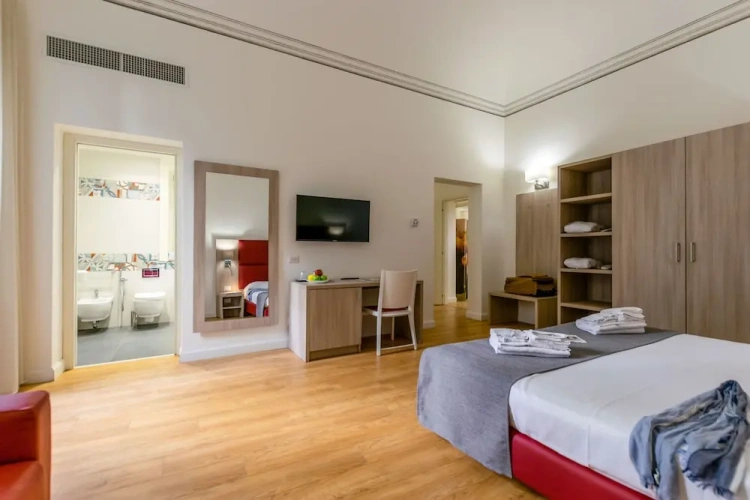 Deluxe Suite with balcony