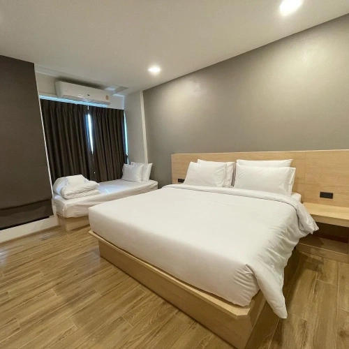 Standard Triple room