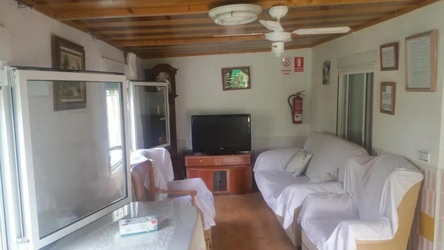 2 Bedrooms Cottage