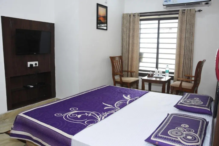 Alakhnanda Guest House