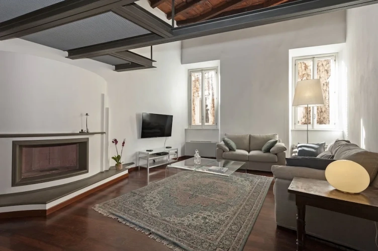 4 Bedrooms Apartment