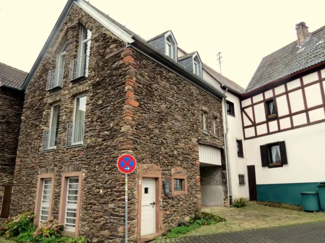 3 Bedrooms Cottage