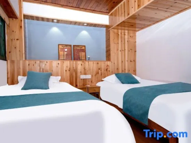 6 Bedrooms Suite