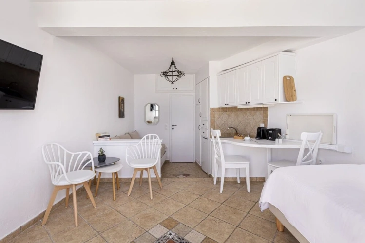1 Bedroom Suite with balcony and with sea view
