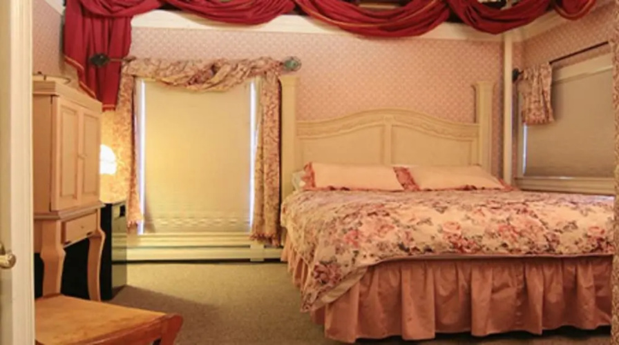 Grand Victorian Inn