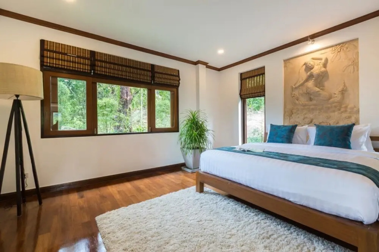 Lilly Villa
