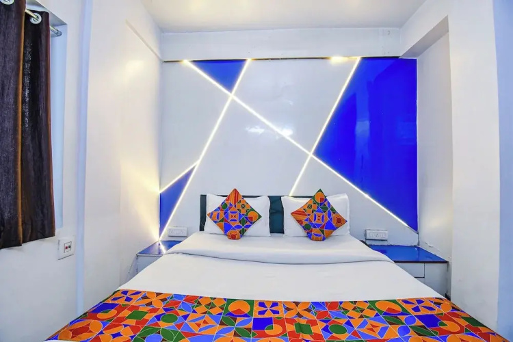 Hotel Green Leaf by Stays Easy