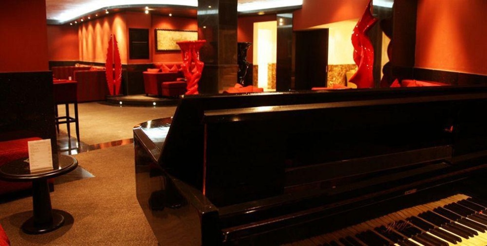 Standard Club room
