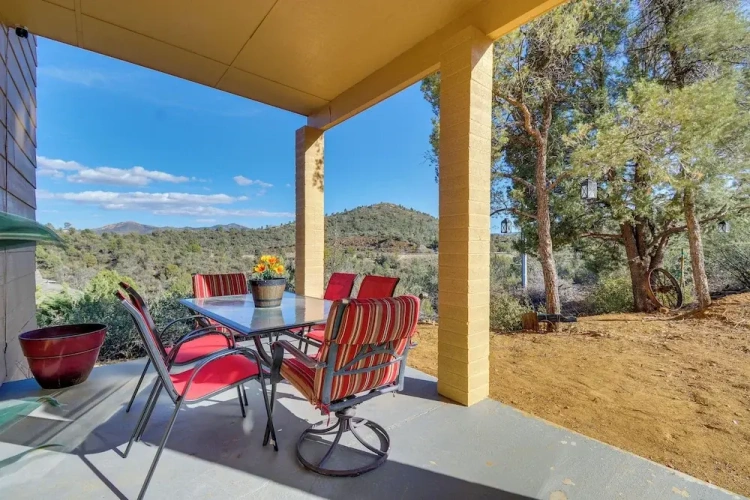 3 Bedrooms Cottage with balcony