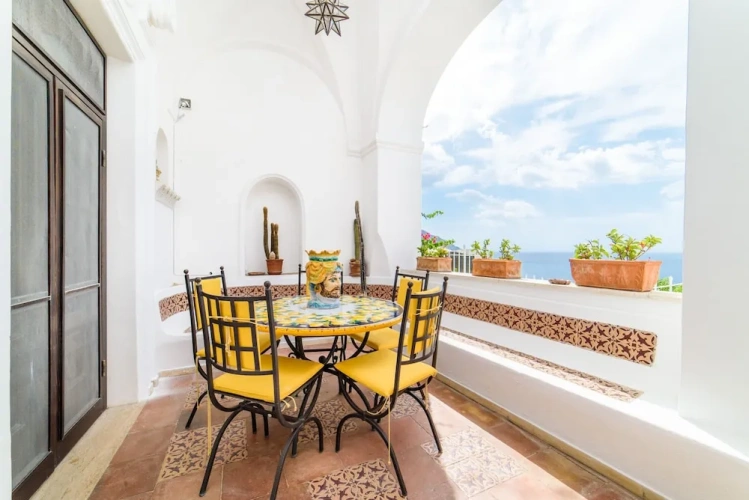 2 Bedrooms Villa with balcony