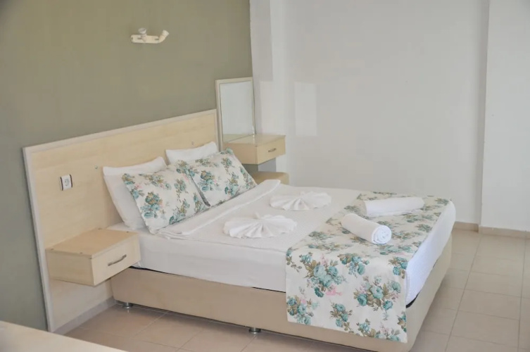 Flora Saadet Hotel