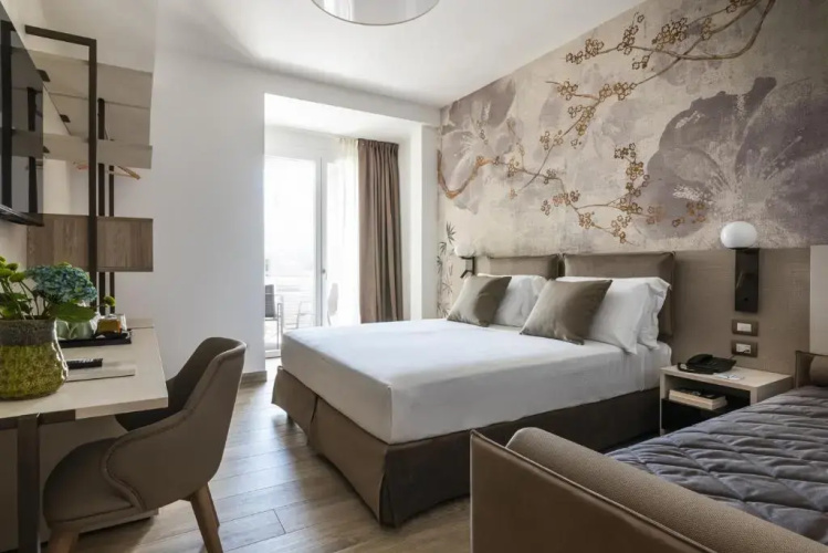 Life Hotel 4 Superior