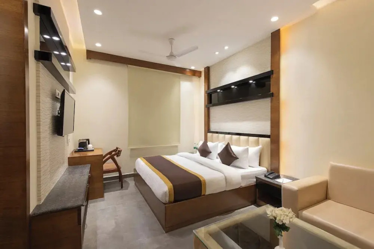 Click Collection Sparsh, Bareilly