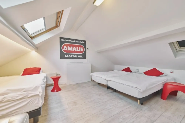 Standard Triple room