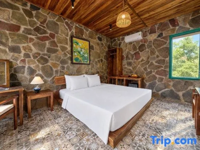 Standard Double room with pool view