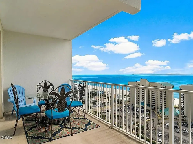 Laketown Wharf 1523