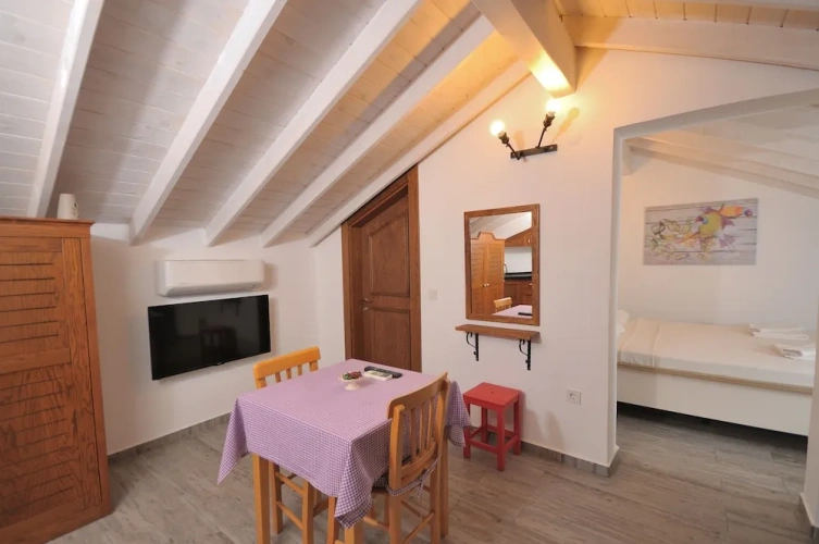 Economy room